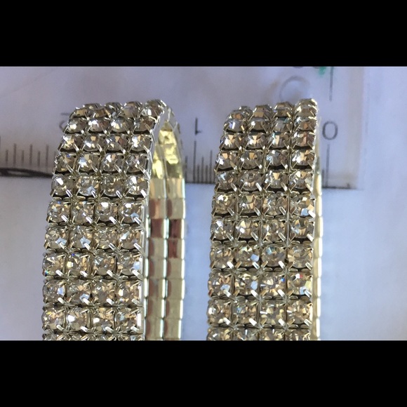 Crystal hoop earrings and three matching bracelets - Picture 5 of 5
